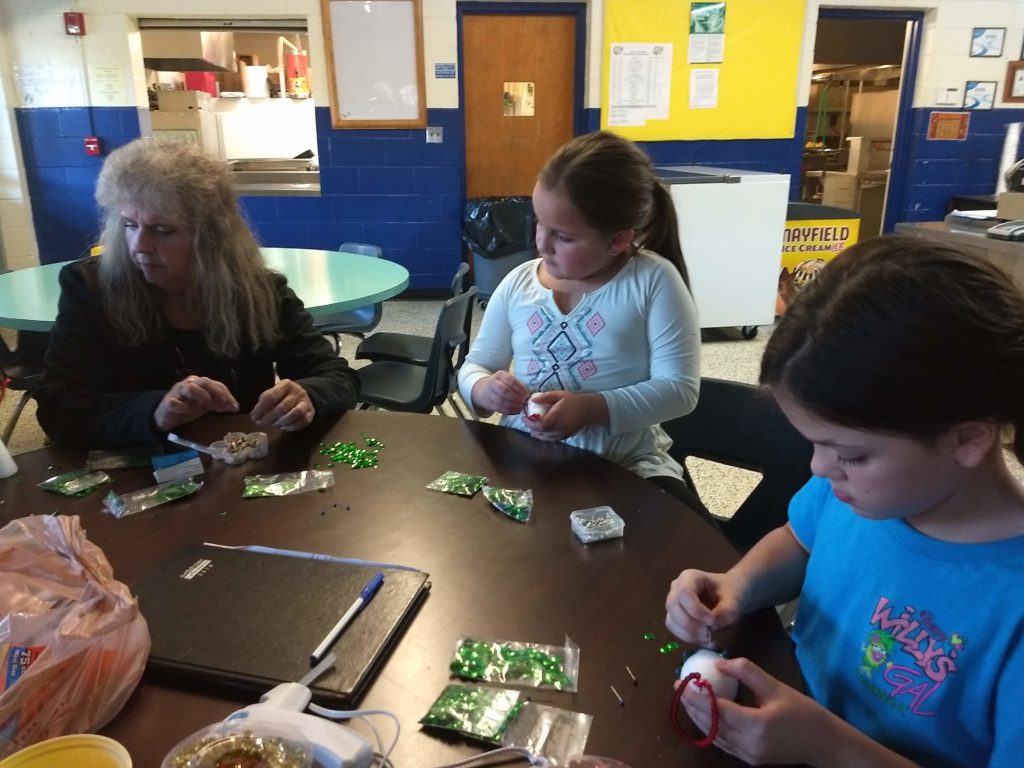 children doing crafts