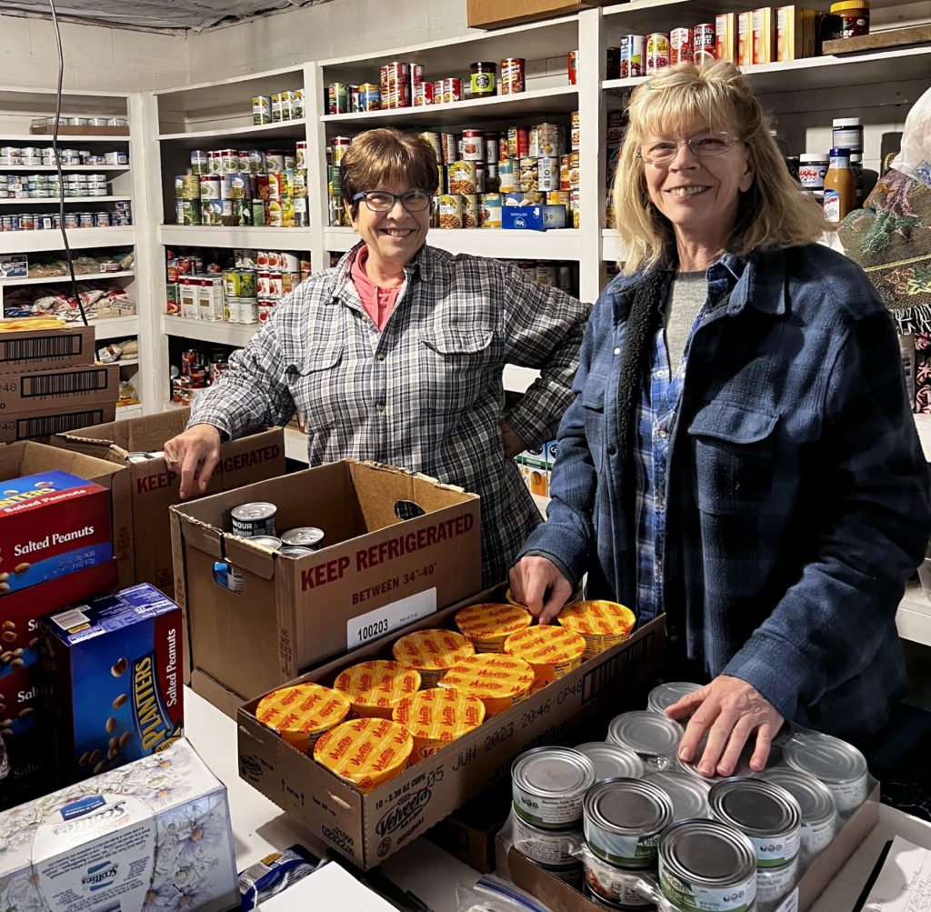 Volunteers help at local food pantry